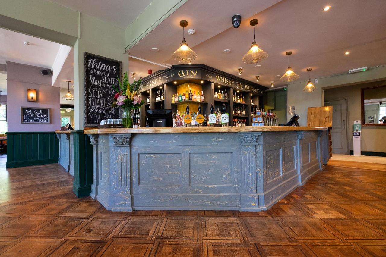 Worplesdon Place Hotel Гілфорд Екстер'єр фото