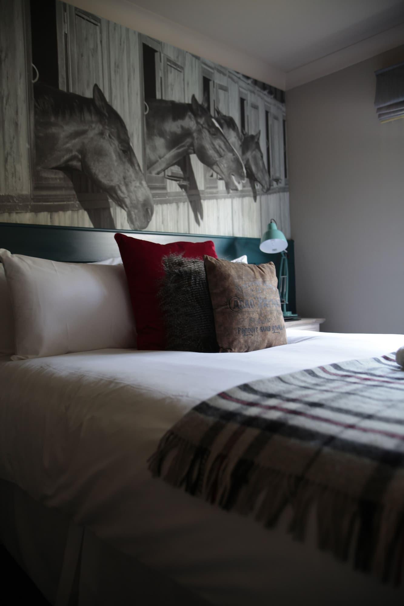 Worplesdon Place Hotel Гілфорд Екстер'єр фото