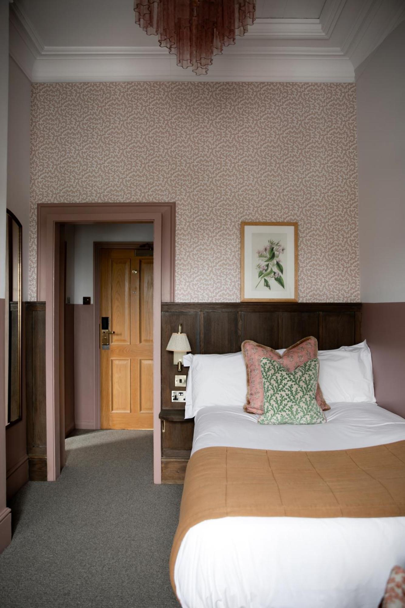 Worplesdon Place Hotel Гілфорд Екстер'єр фото