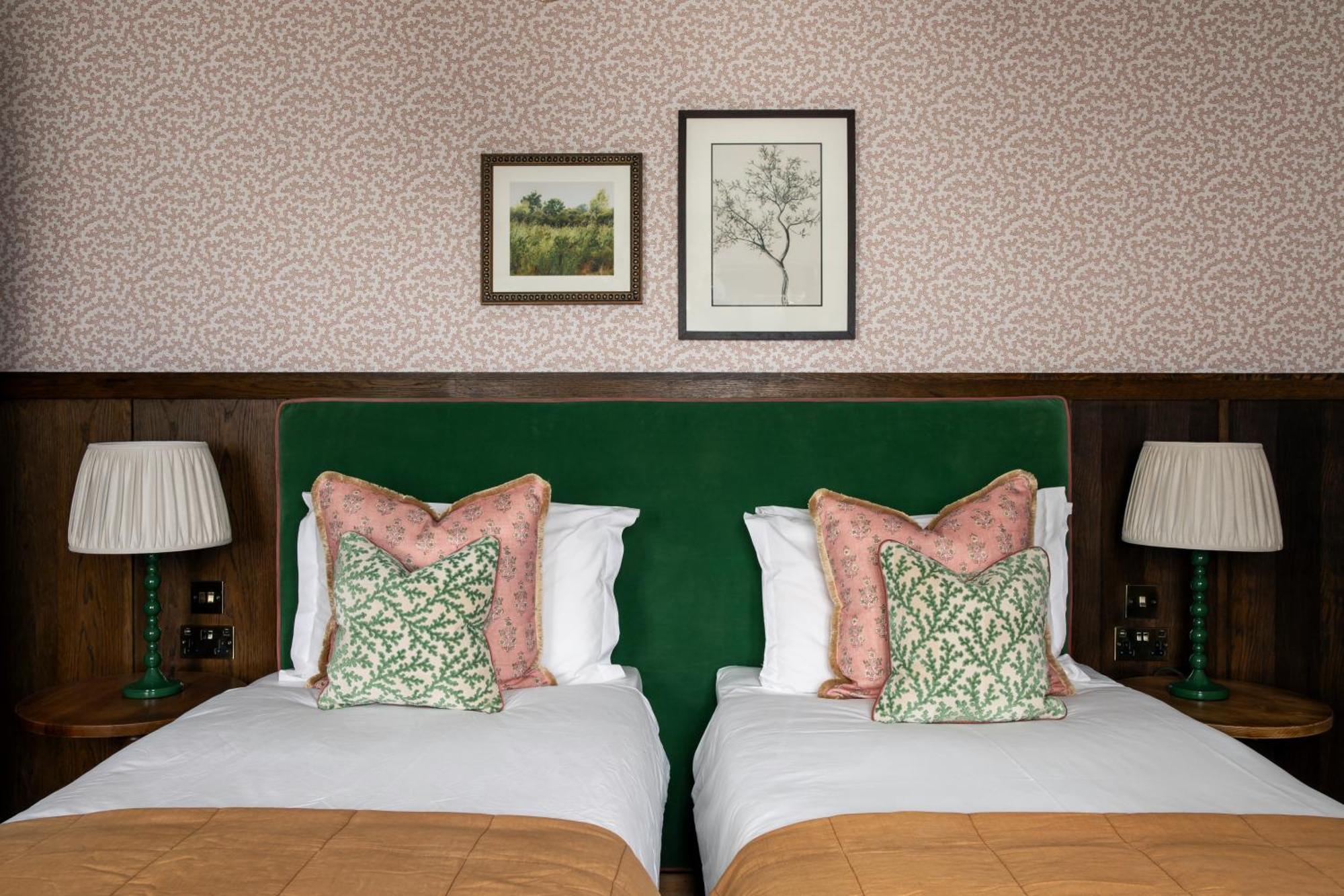 Worplesdon Place Hotel Гілфорд Екстер'єр фото