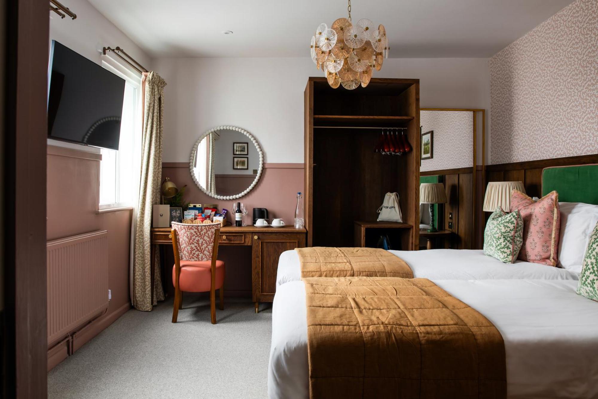 Worplesdon Place Hotel Гілфорд Екстер'єр фото