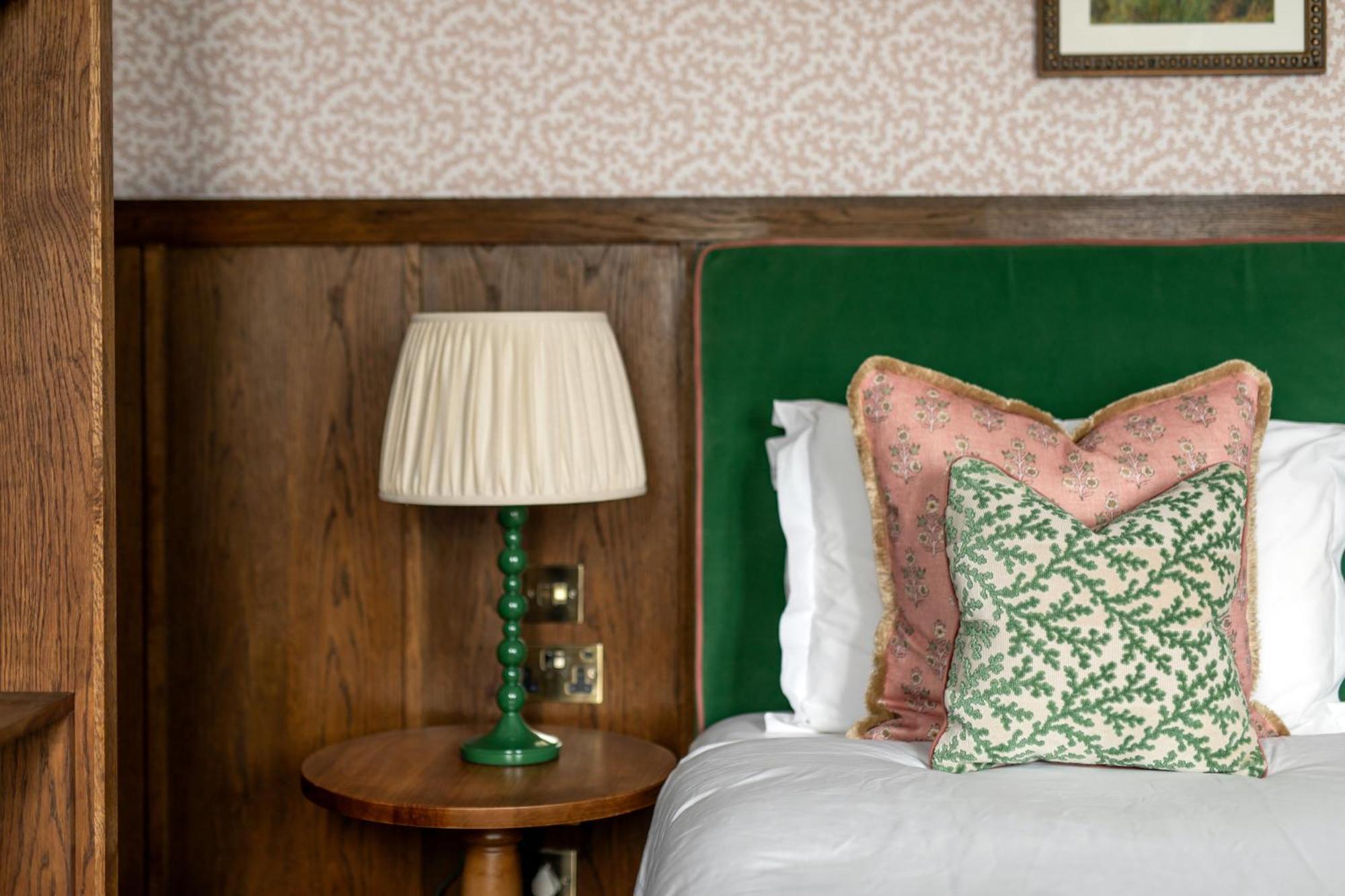 Worplesdon Place Hotel Гілфорд Екстер'єр фото